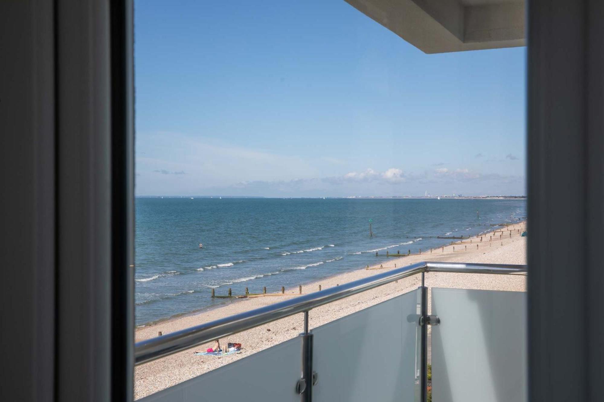 High-End Beachfront Getaway Sea View King Bed East Wittering Zewnętrze zdjęcie